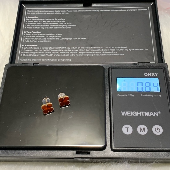 18k Solid Gold Clover Earrings - Picture 3 of 5